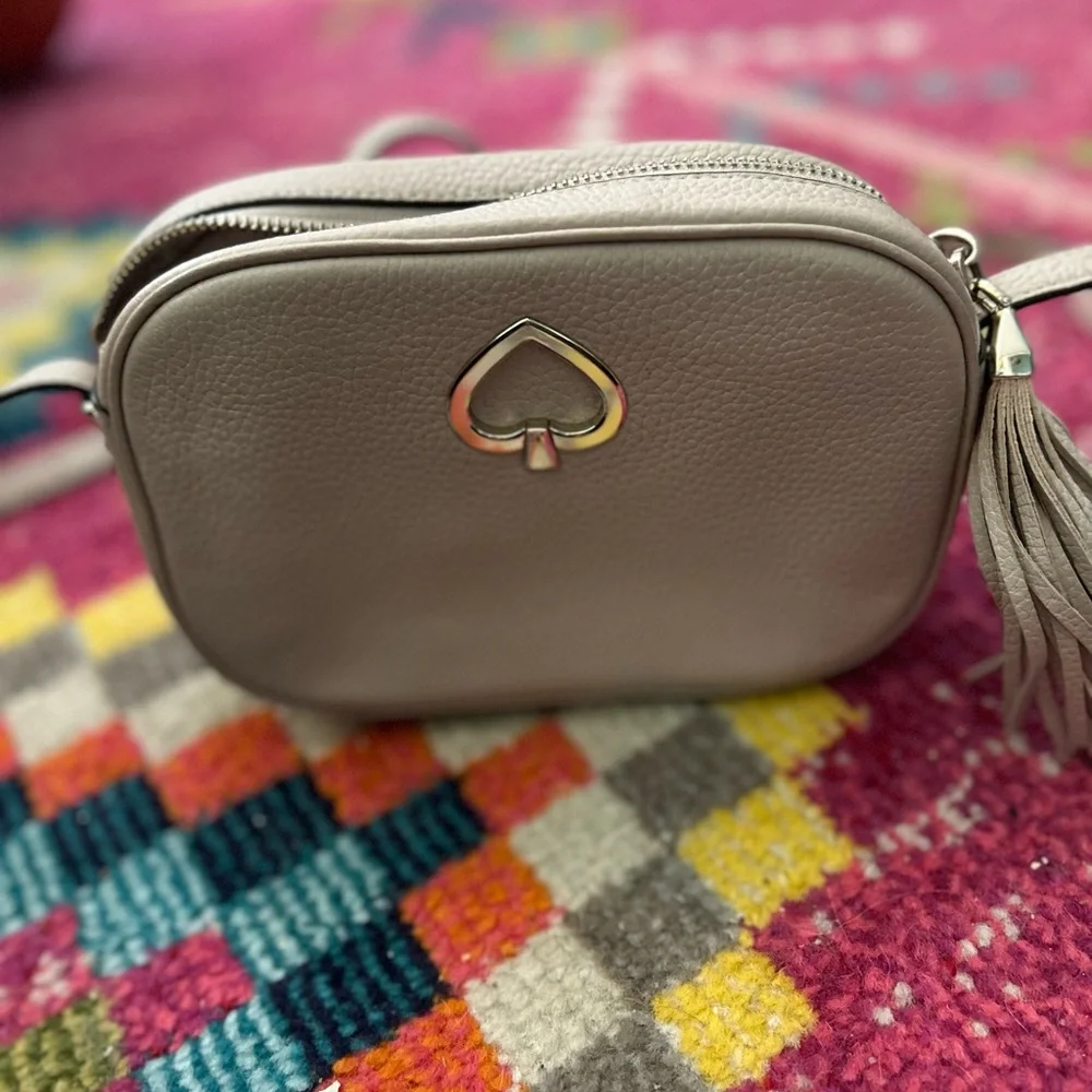 Kate Spade small crossbody bag. Great preowned condition.